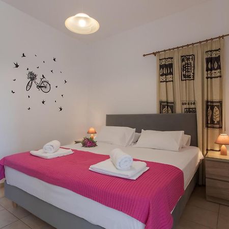 Manos Apartments Almirida Habitación foto